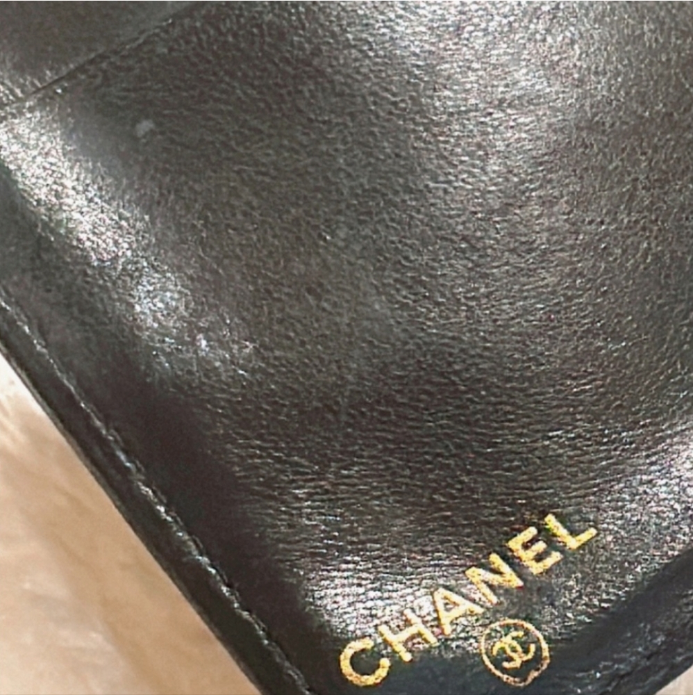 Authentic Chanel - Picture 3 of 7